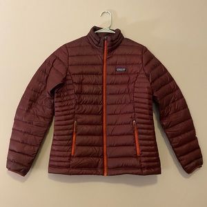 Patagonia Down Jacket Women’s size Medium. Lightly worn. Great condition